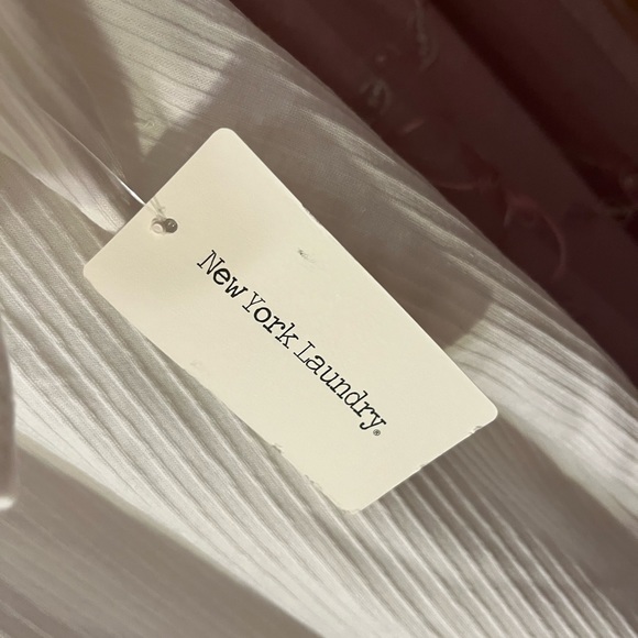 New York Laundry blouse! NWT - Picture 2 of 5